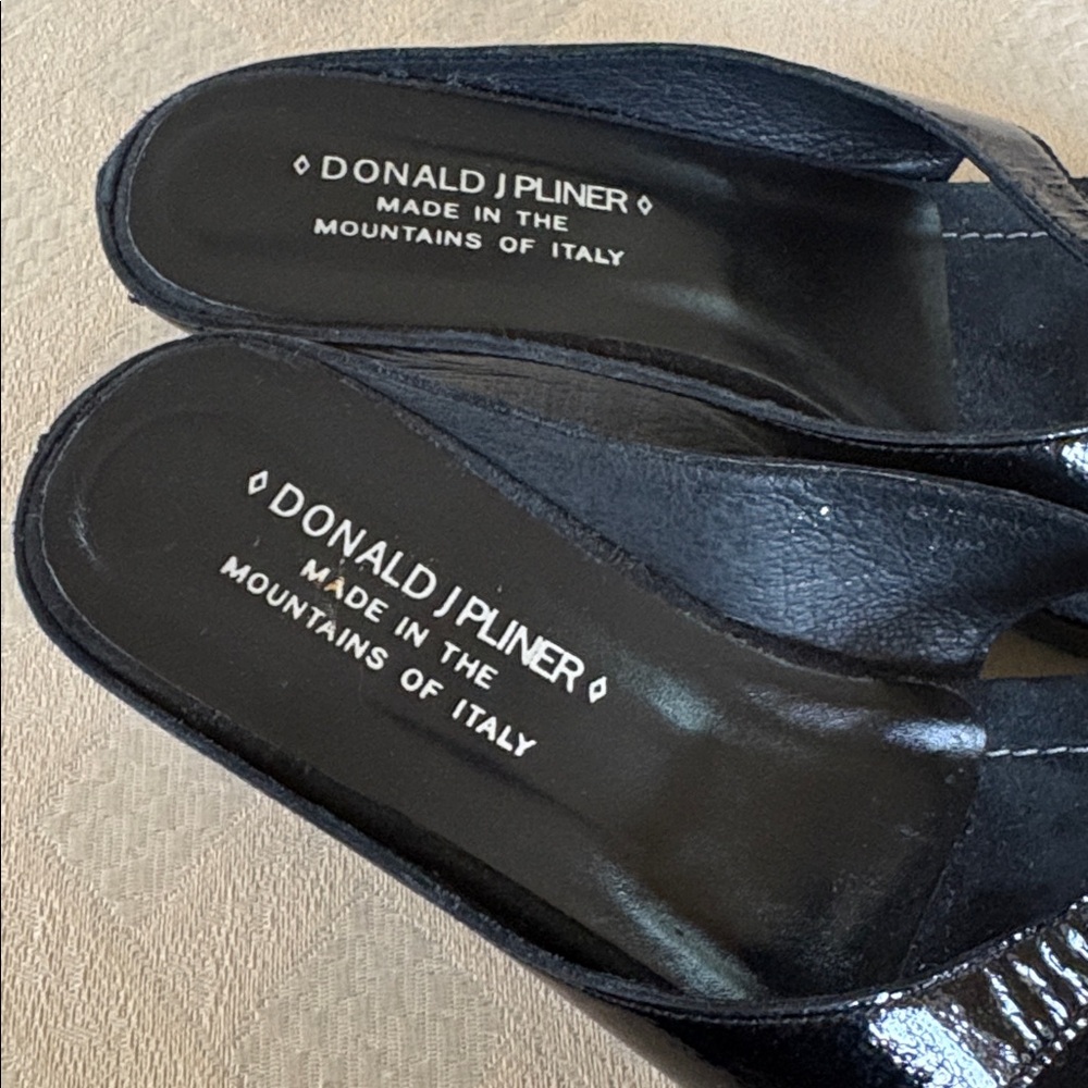 Donald J Pliner sandal. 7 1/2. Black patten Leather.  Worn twice. - Picture 2 of 8